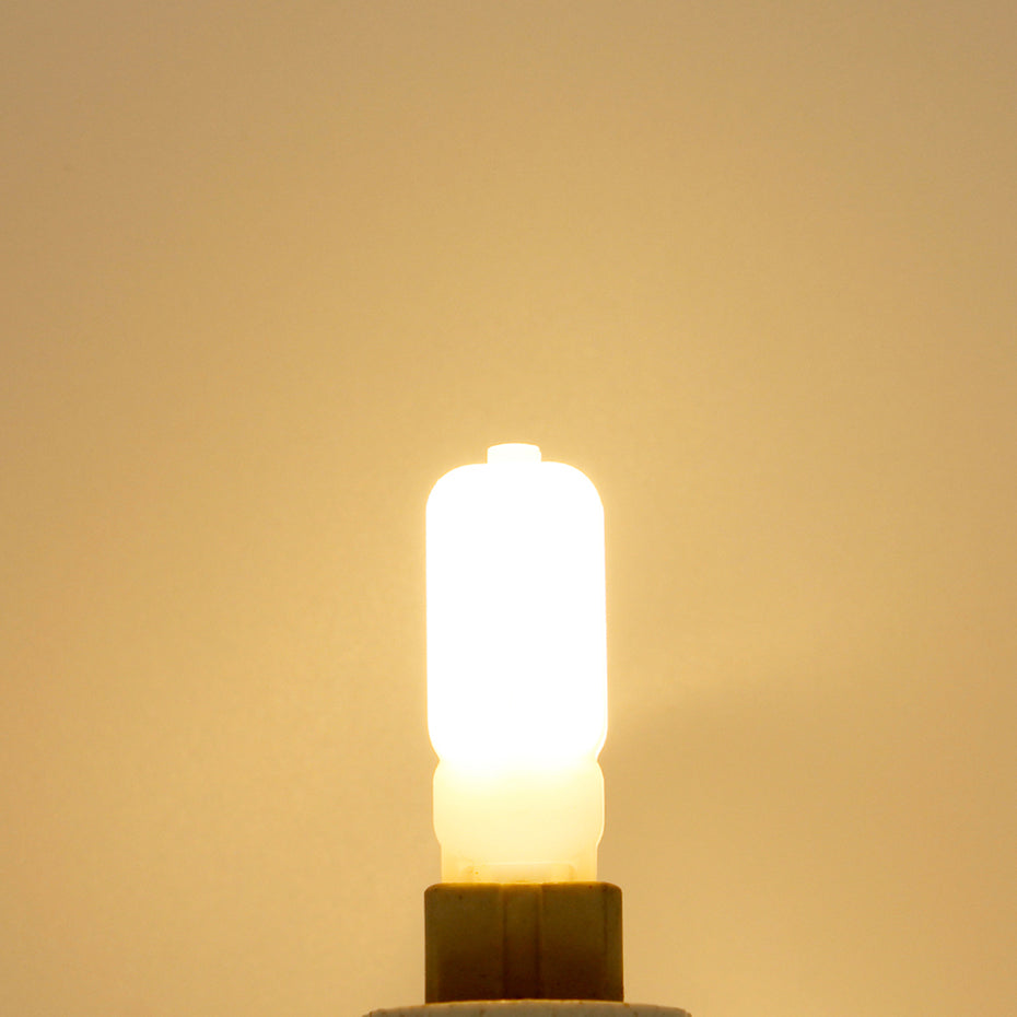 Brightly lit G9 LED bulb from Ningbo Fuaisi Electric Appliance Co. with warm white light