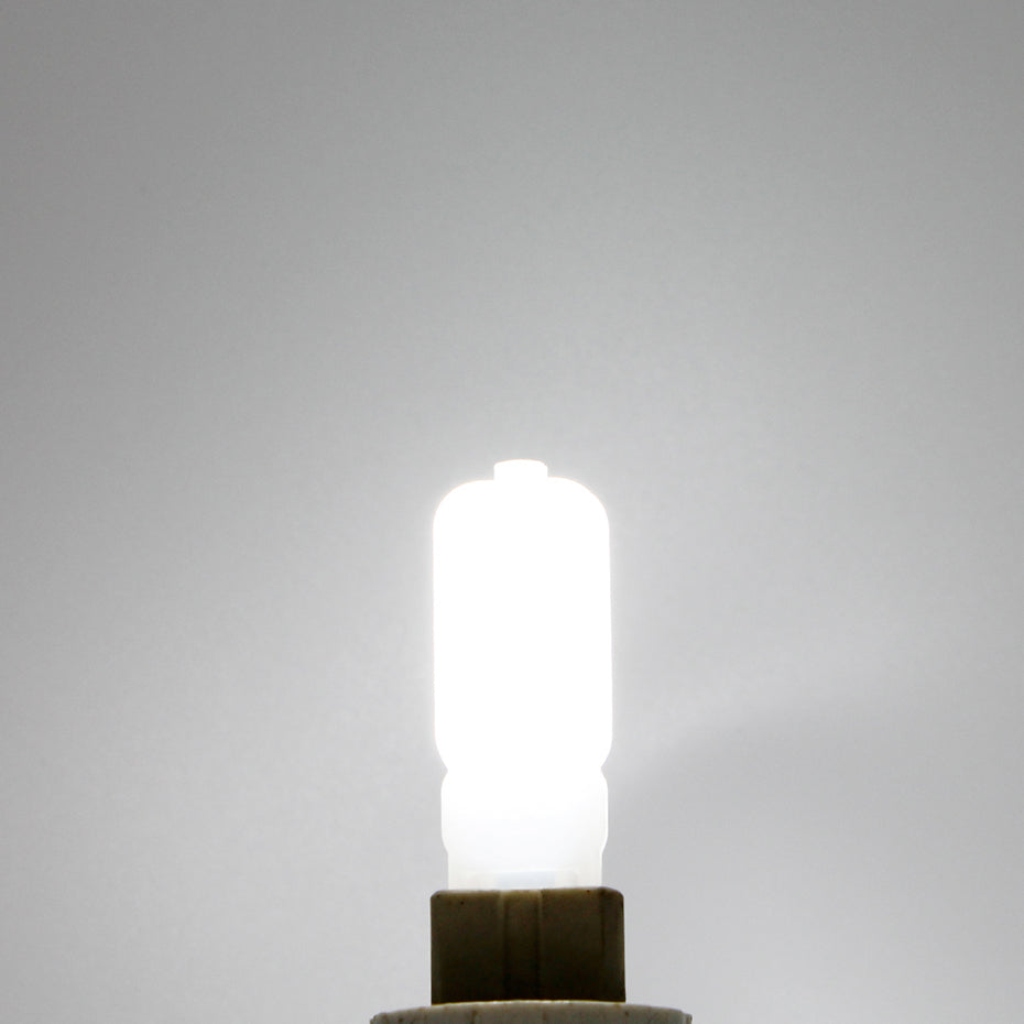 Brightly lit G9 LED bulb from Ningbo Fuaisi Electric Appliance Co. with compact design