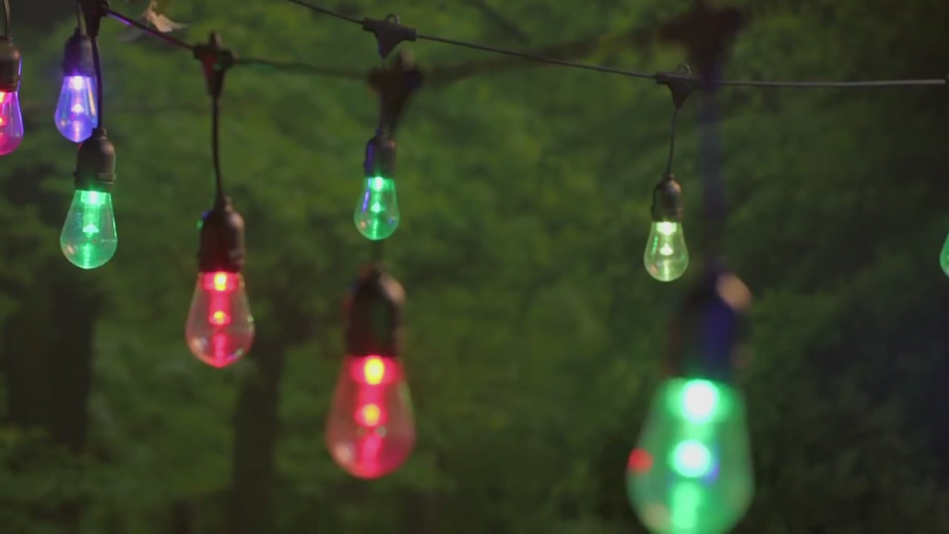Загрузить видео: smart outdoor string lights
